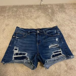 Judy Blue women’s shorts. XL. Distressed.